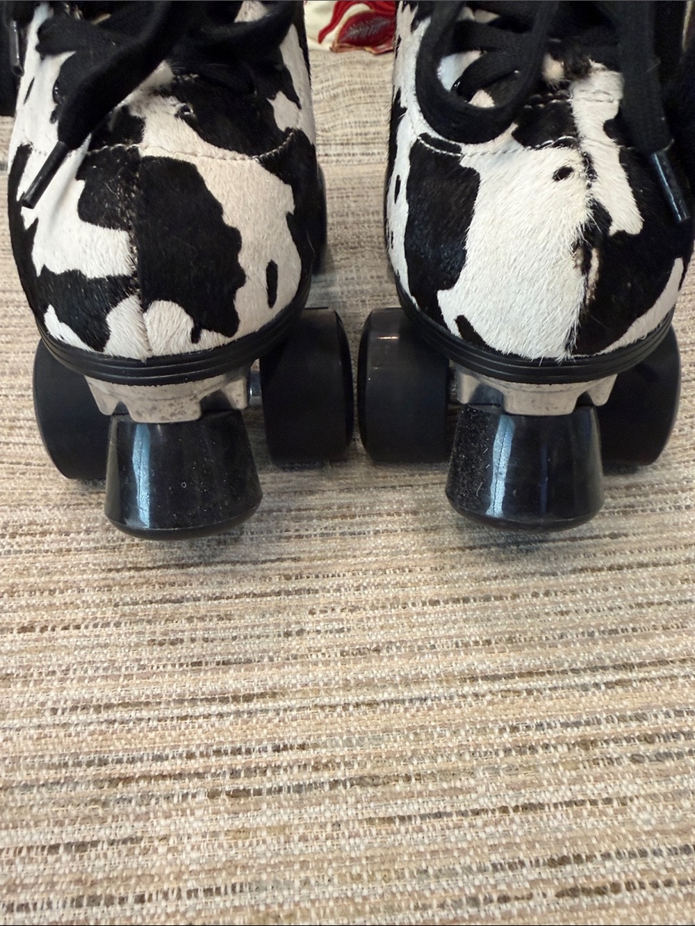 Intentionally Genuine IB Black & White Cowhide Roller Skates size 39 - Picture 2 of 10